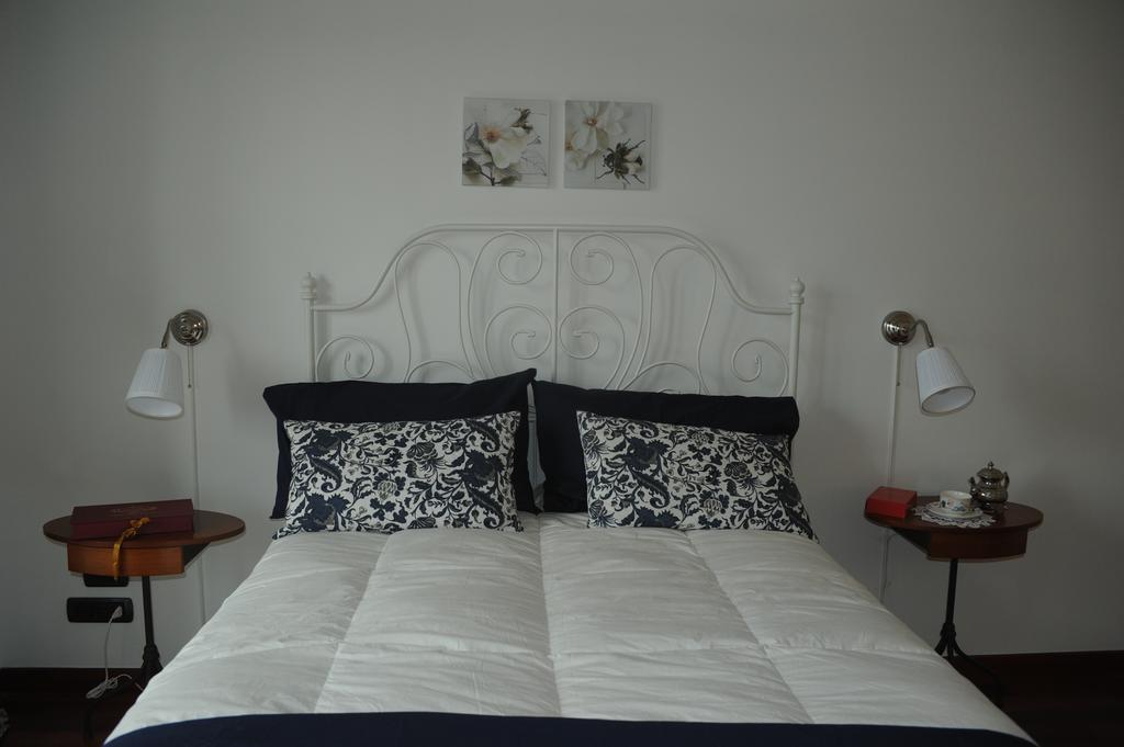Apartment Oltremarestudios Naples Bilik gambar