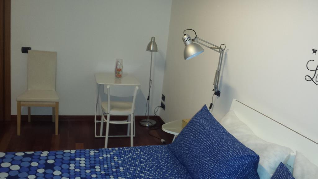 Apartment Oltremarestudios Naples Bilik gambar