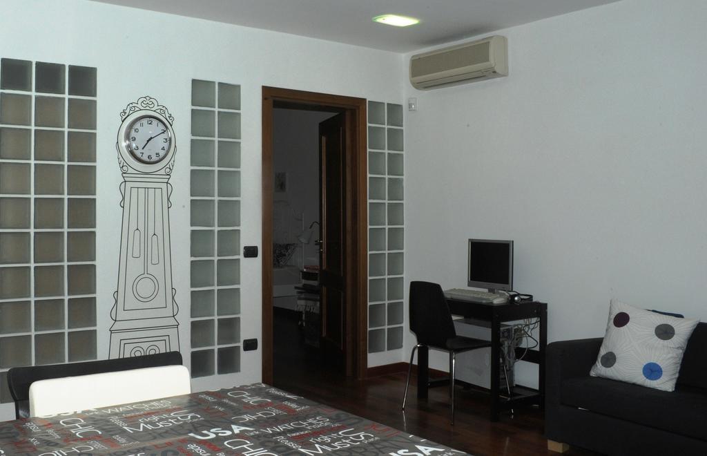 Apartment Oltremarestudios Naples Bilik gambar