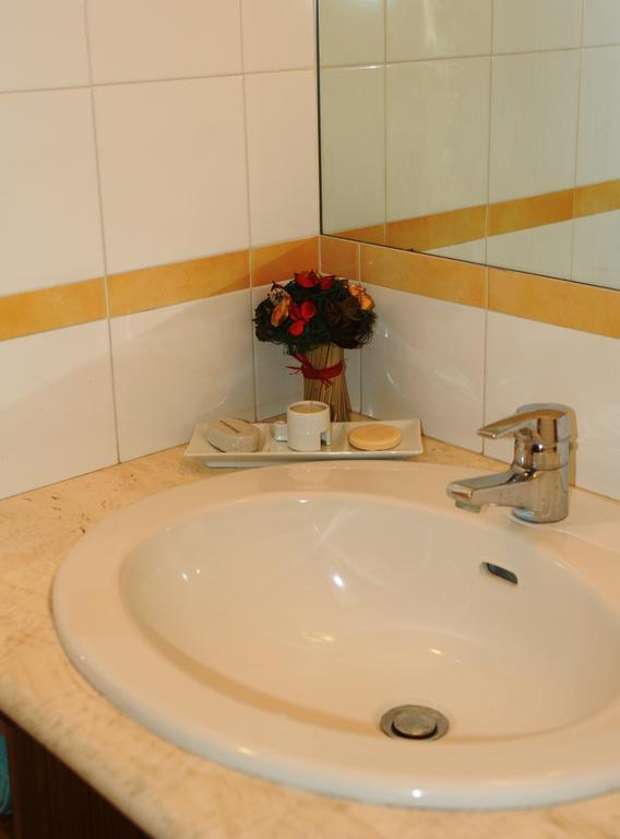 Apartment Oltremarestudios Naples Luaran gambar