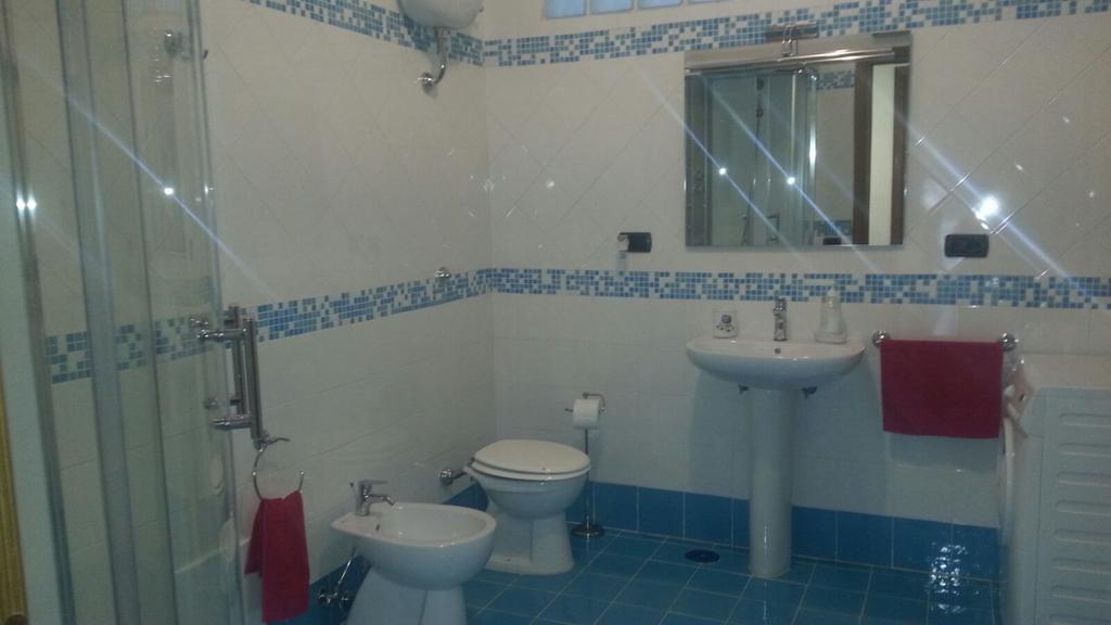 Apartment Oltremarestudios Naples Luaran gambar